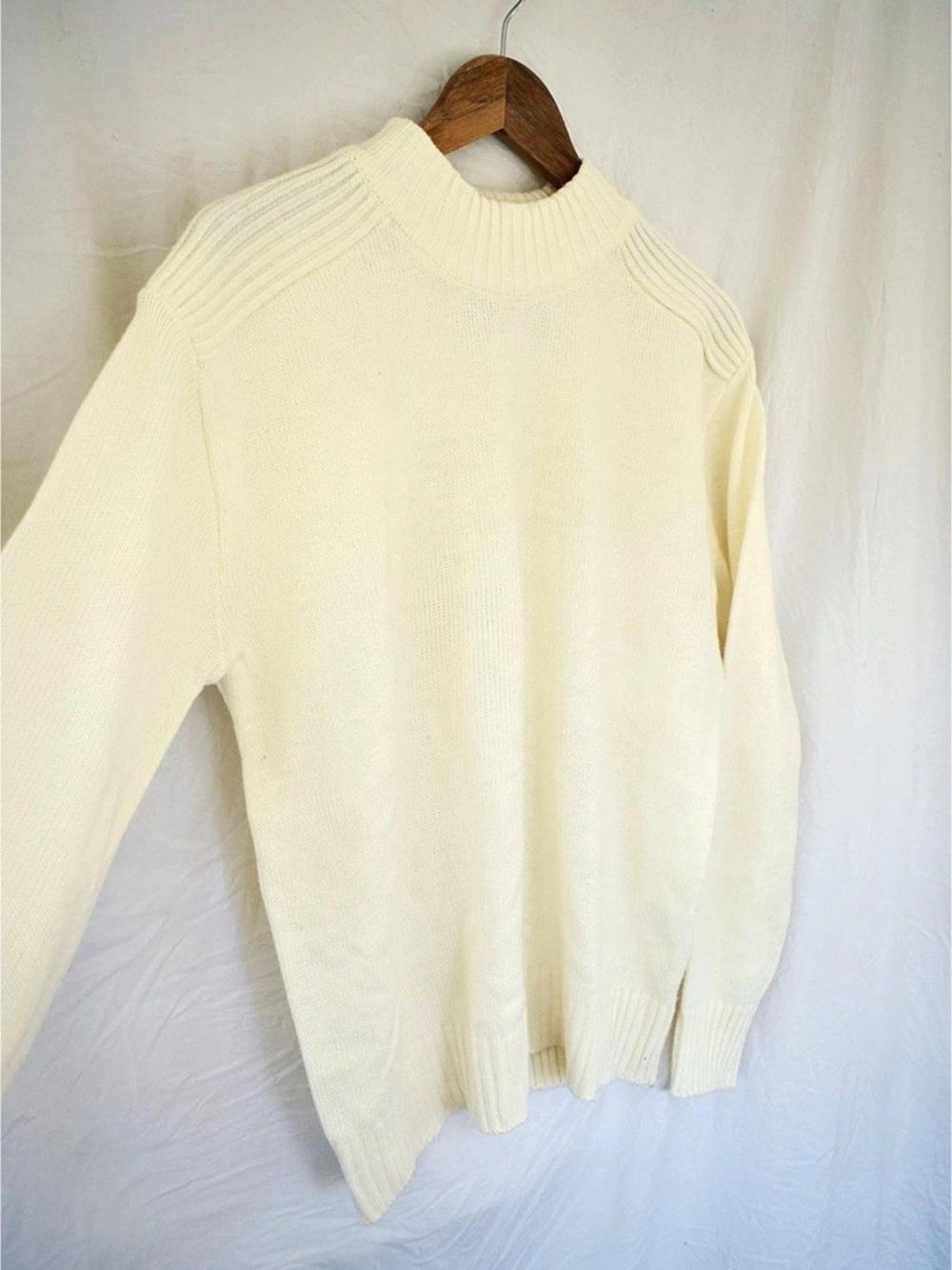 Men's Cream Raglan Knit Sweater | Size M